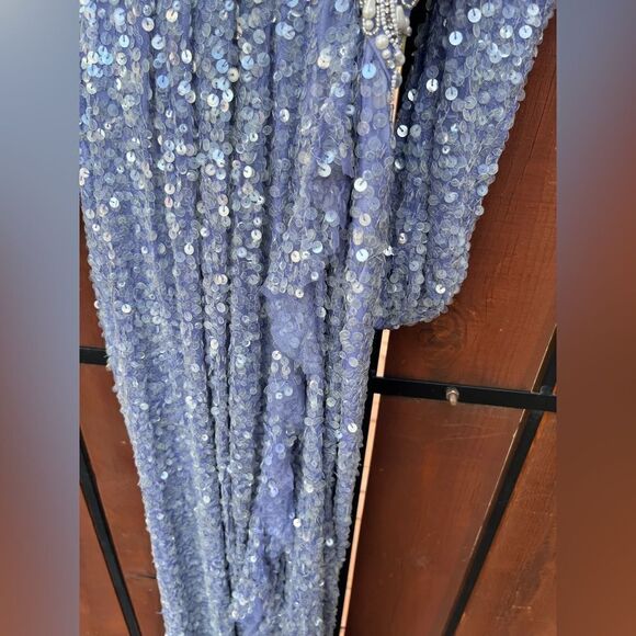 Mac Duggal 5745 Sequined Faux Wrap Cut out Gown Size 6 Lilac NWT - Picture 7 of 10